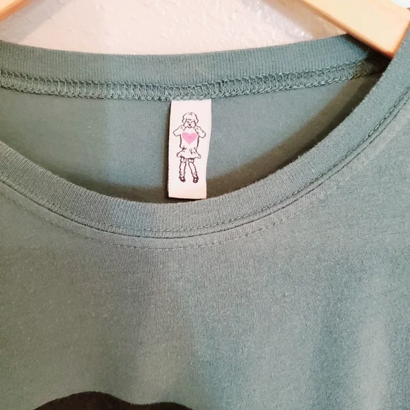 2 for $15 Colorblock tee size medium - Picture 4 of 5